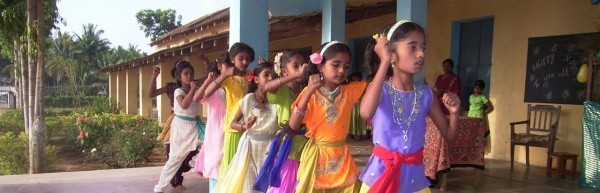 Danse_indienne_Danse_indienne_-_Delegation_France_Parrainages_Ille-et-Vilaine