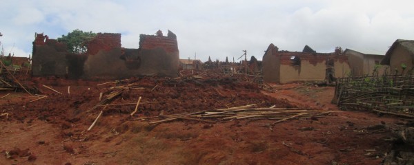 madagascar_maisons-incendiees