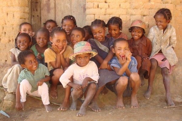 photo_Madagascar_groupe_enfants_Ilena